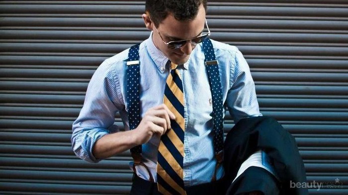 Gaya Kemeja Pria Ini Bisa Bikin Wanita Ilfeel, Bener Gak Ladies?