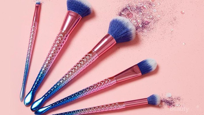 Tidak Butuh Banyak Brush Ini 5 Makeup Tools Yang Wajib Dimiliki Pemula