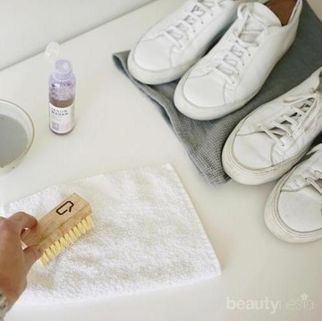 Duh Jangan Lagi Dilakukan Ya, Inilah Kesalahan Mencuci Sepatu yang Perlu Kamu Hindari!