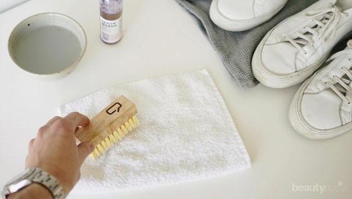 Duh Jangan Lagi Dilakukan Ya, Inilah Kesalahan Mencuci Sepatu yang Perlu Kamu Hindari!