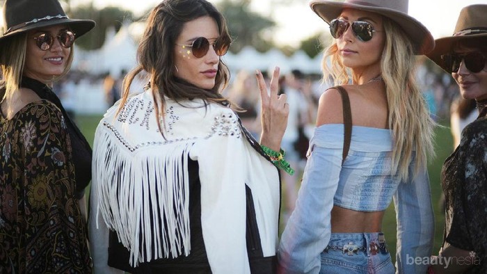 Anti-Ribet Saat Travelling! Yuk Bersihkan Wajah dengan Cleansing Wipes yang Lebih Praktis!