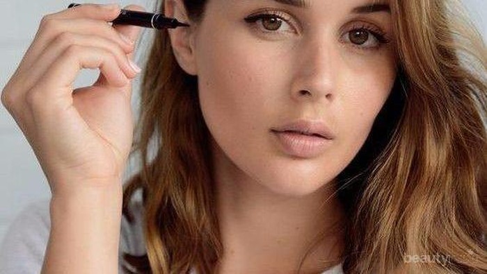 Antara Gel, Pensil, dan Liquid, Ini Jenis Eyeliner yang Pas untuk Kamu Pilih!