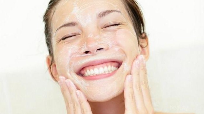 Bete dengan Wajah Berjerawat? Intip Rekomendasi Sabun Cuci Muka yang Pas Buatmu Berikut Ini Yuk!