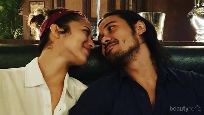 Chicco Jerikho dan Putri Marino Jadian! Cocok Gak Menurut Kalian? Chicco Jerikho dan Putri Marino Jadian! Cocok Gak Menurut Kalian?
