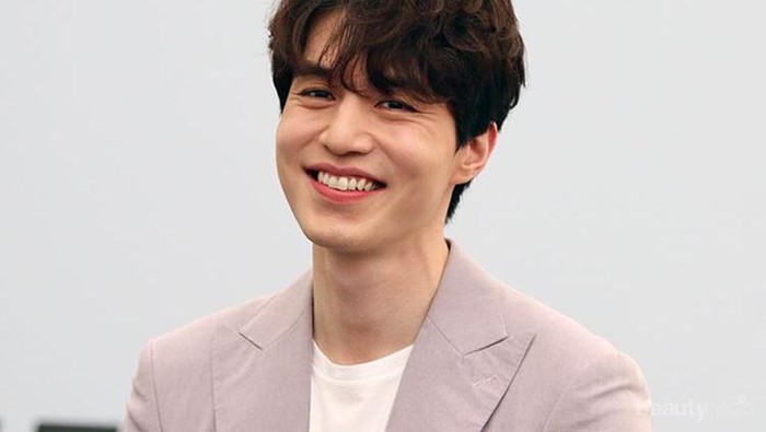 Pesona dan Kharisma Lee Dong-wook, Aktor Tampan yang Berhasil Menggaet Hati Suzy! Pesona dan Kharisma Lee Dong-wook, Aktor Tampan yang Berhasil Menggaet Hati Suzy!