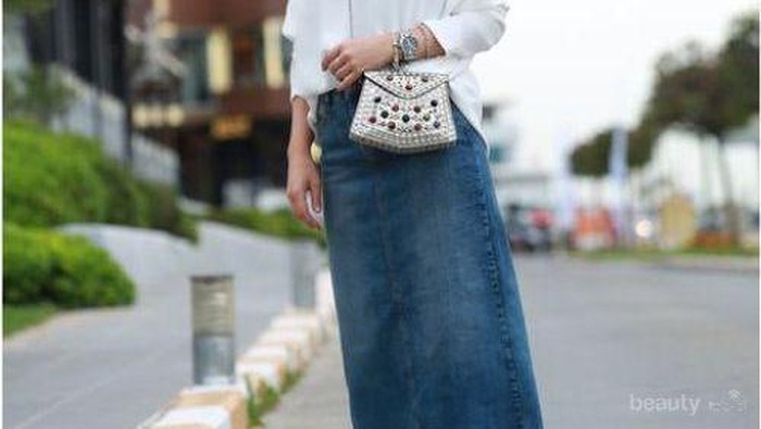Saatnya Tampil Modis dengan Style Hijab Modern Menggunakan Padu Padan Outfit Denim Skirt