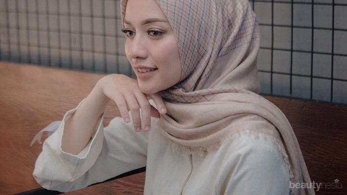 Intip Trik Pintar Menjaga Bentuk Tatanan Hijab Tetap Rapi Meskipun Kamu Seharian Beraktivitas!