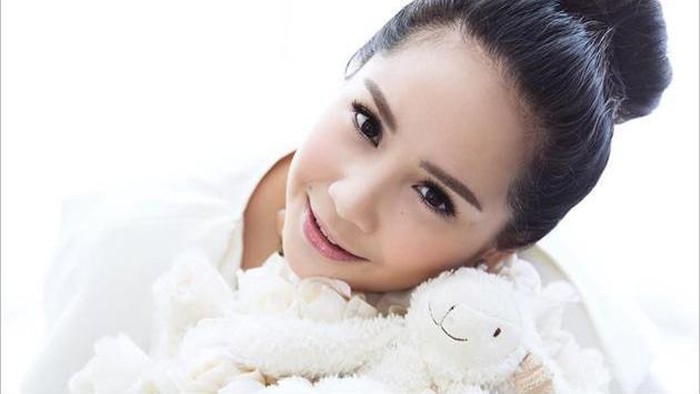 Hmm, Ternyata Perawatan Sederhana Ini Jadi Rahasia Mulusnya Kulit Nagita Slavina Lho, Ladies!