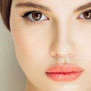 Deretan Warna Lipstick Ini Bisa Bikin Warna Kulit Cerah dalam Sekejap, Coba Deh!