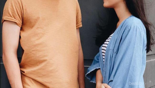 7 Alasan Paling Umum Kenapa Wanita Memilih Sembunyikan Status Pacaran