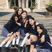 Kak.. Minta saran parfum yang enak buat remaja dong??