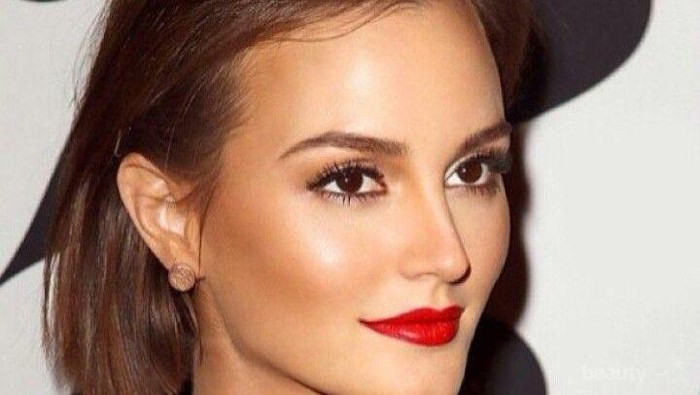 Ladies, Inilah Tips Makeup Malam yang Berfokus Pada Bibir yang Bisa Kamu Coba!