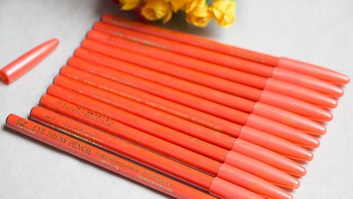 Hitam atau Coklat? Apa Warna Pensil Alis Viva Favoritmu Ladies? Hitam atau Coklat? Apa Warna Pensil Alis Viva Favoritmu Ladies?