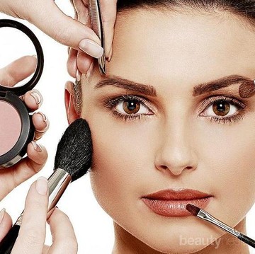 img-title Duh, Ternyata Ini Kesalahan Make Up yang Paling Bikin Fail Tapi Sering Kamu Lakukan!
