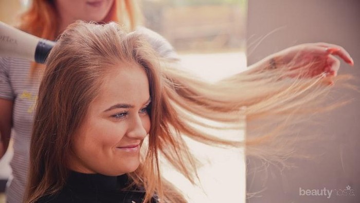 Pakai Dry Shampoo Ini Untuk Rambut Bebas Lepek dan Tetap Stylist