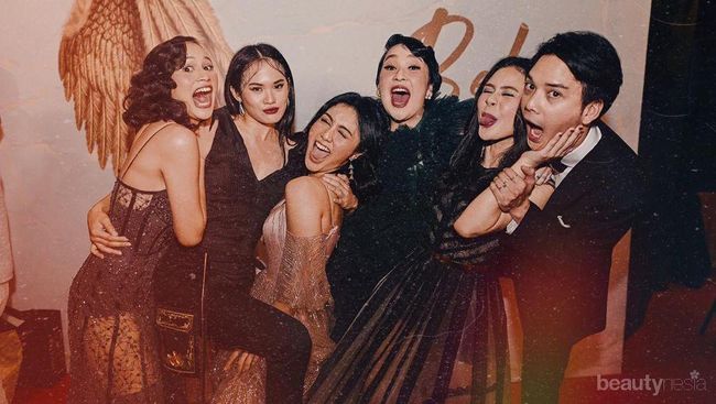 10 Potret Keseruan Pemain Film Bebas, Bertabur Bintang ...