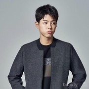 Gemas! Tak Hanya Berbakat dan Tampan, Selebriti Korea Ini Terbilang Tak Punya Haters Lho!