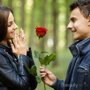 Gebetan Kasih Bunga Tapi Kok Gak Nembak? Jangan Geer Dulu, Mungkin Ini Alasannya