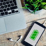 Ini 5 Kepercayaan tentang Mencharge Handphone yang Salah tapi Malah Banyak Dipercaya!