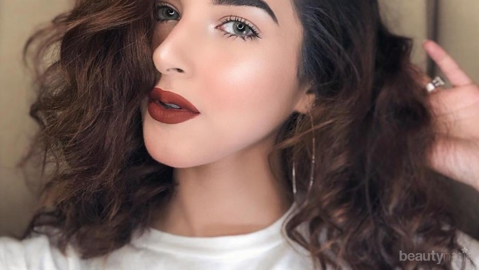 Duh, Inilah 5 Kesalahan Mengaplikasikan Highlighter yang Sering Terjadi Pada Wanita