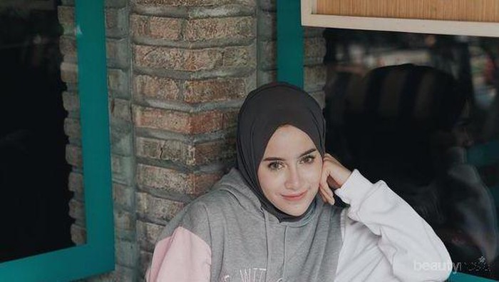 Tips Tampil Stylish dengan Menggunakan Hijab Hoodie untuk Para Hijabers