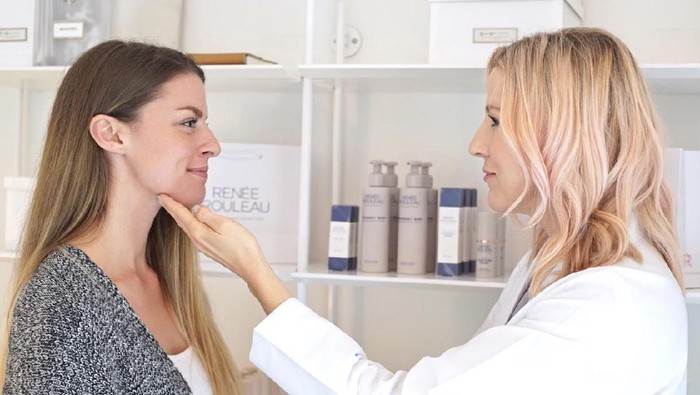 Cek di Sini untuk Tahu Apakah Kamu Butuh Perawatan Dokter Kulit atau Drugstore Skin Care Saja