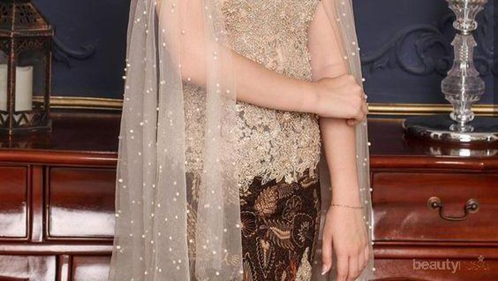 5 Model Kebaya Ini Bisa Bikin si Dia Cepet Ngelamar Kamu, Penasaran? 5 Model Kebaya Ini Bisa Bikin si Dia Cepet Ngelamar Kamu, Penasaran?
