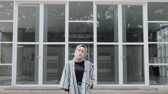Inspirasi Style Hijab Casual dengan Sneakers Ini Bisa Kamu Ikuti untuk Acara Buka Bersama Teman!