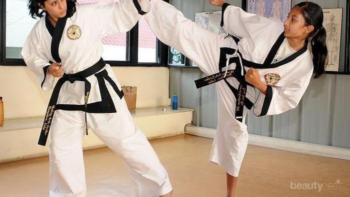 [FORUM] Menurut Kalian, Wanita Harus Belajar Teknik Bela Diri Atau Enggak?