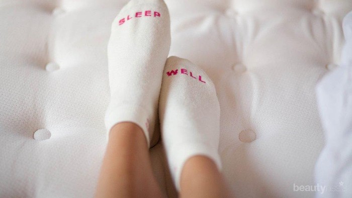 #FORUM Bener Gak Sih Tidur Pakai Kaos Kaki, Bikin Kaki Halus?? #FORUM Bener Gak Sih Tidur Pakai Kaos Kaki, Bikin Kaki Halus??