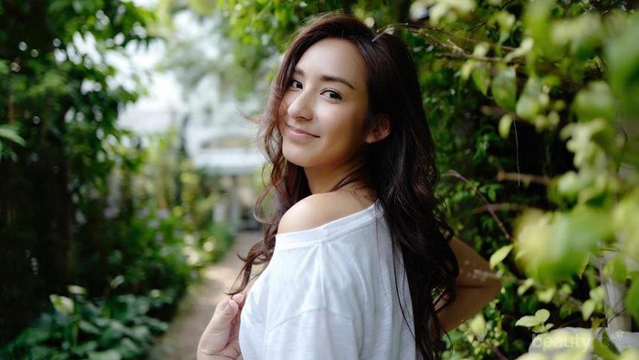 Duh, 3 Kebiasaan Tak Terduga Ini Ternyata Bisa Menimbulkan Jerawat!