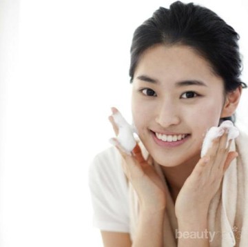Etude House Baking Powder Pore Cleansing Foam vs Shiseido Senka Perfect Whip Cleansing Foam, Mana yang Terbaik?