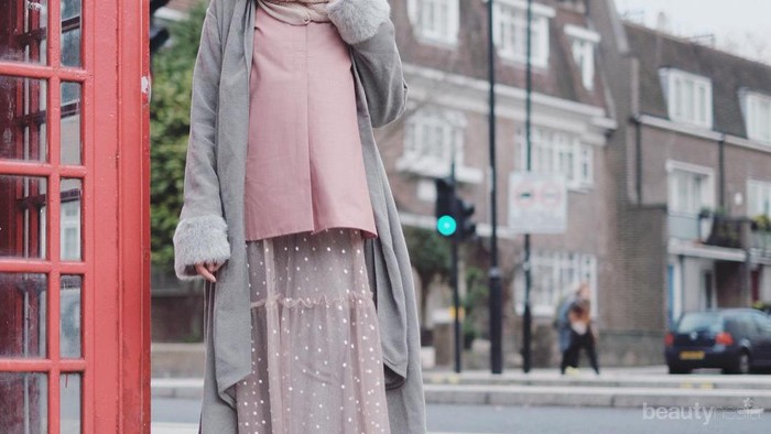 Agar Tidak Menerawang, Ini Tips Mengatasi Baju Hijab Transparan yang Bisa Kamu Praktikkan