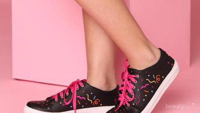 Cari Sneakers Lucu dan Feminin? Jangan Lupa Catat Online Shop Ini!