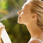 Coba yuk, Bikin Muka Segar Seketika dengan DIY Facial Mist Ini Ladies!