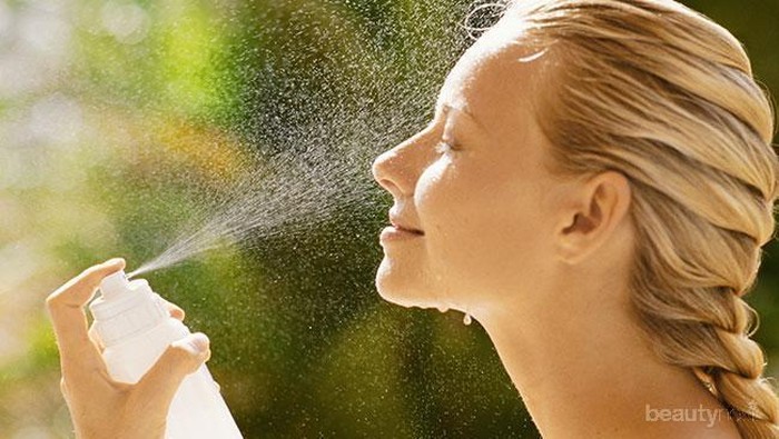 Coba yuk, Bikin Muka Segar Seketika dengan DIY Facial Mist Ini Ladies!