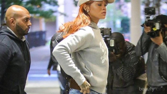Cari Inspirasi untuk Tampil Kasual yang Stylish Ala Selebriti Dunia, Rihanna