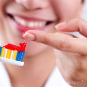 #FORUM Pasta Gigi, Bisa Dipakai Buat Memutihkan Wajah dalam Semalam?? Fakta apa Hoax??