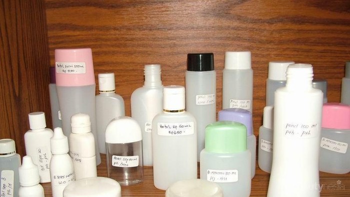 Pernah pakai skin care abal abal nggak?