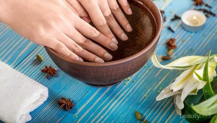 Cara Mudah Merawat Kuku Tetap Cantik dan Enggak Gampang Rusak!