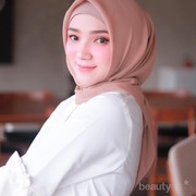 #FORUM Dear hijabers, minta rekomendasi warna hijab yang membuat wajah terlihat kalem dong...