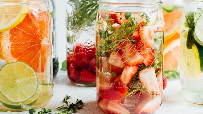 Benarkah Infused Water Bisa Menurunkan Berat Badan?