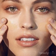Biar Gak Belang, Ini Dia Trik Memilih Foundation Sesuai Warna Kulit!