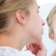 Muncul Jerawat Hormonal Saat Menstruasi? Atasi dengan Cara Ini!