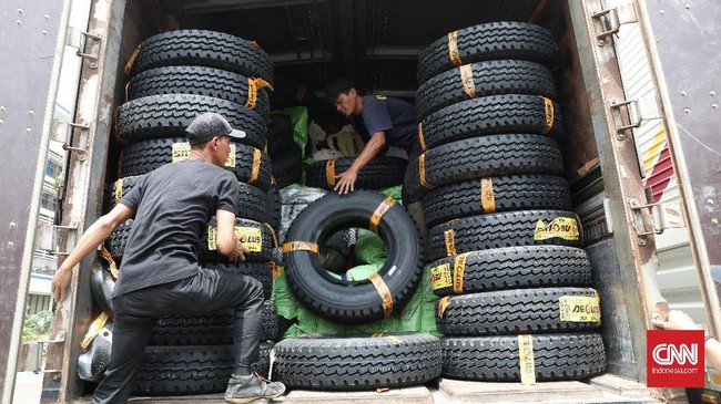 Ban yang kurang tekanan udara dapat menyebabkan aus tidak merata, kerusakan separation (kembung), boros bahan bakar, hingga ban pecah.
