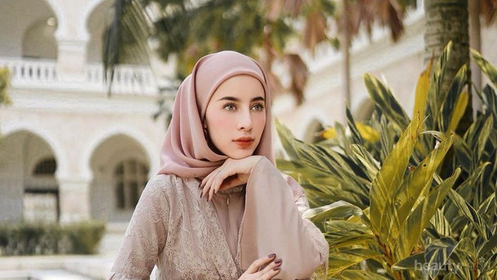 5 Jenis Bahan Hijab yang Tidak Licin Dipakai Tanpa Ciput, Nyaman Banget!