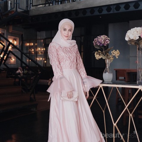 Dress sales hijab pesta