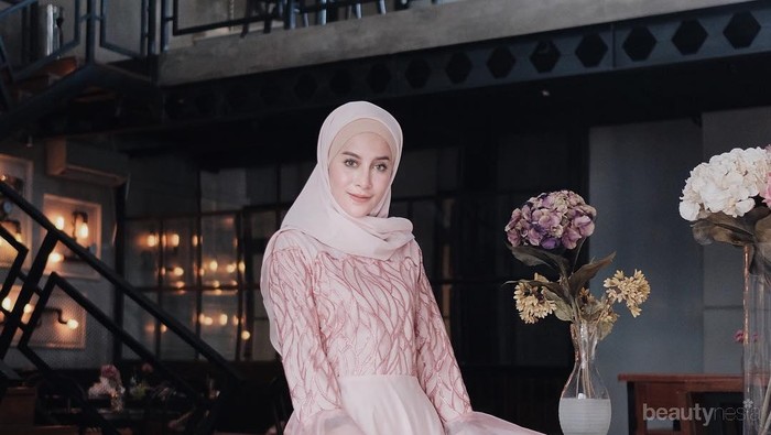 Pilihan Dress Pesta untuk Kondangan yang Bisa Jadi Inspirasi Gaya Bridesmaid Kamu