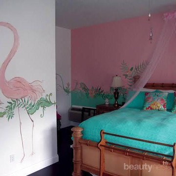 Kamu Berkarakter Feminin? Inspirasi DIY Dekorasi Kamar Flamingo Ini Cocok untuk Kamu