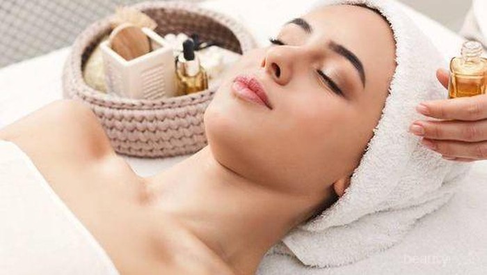 Mengenal Facial Diamond, Facial Wajah yang Bikin Kulit Berkilau!